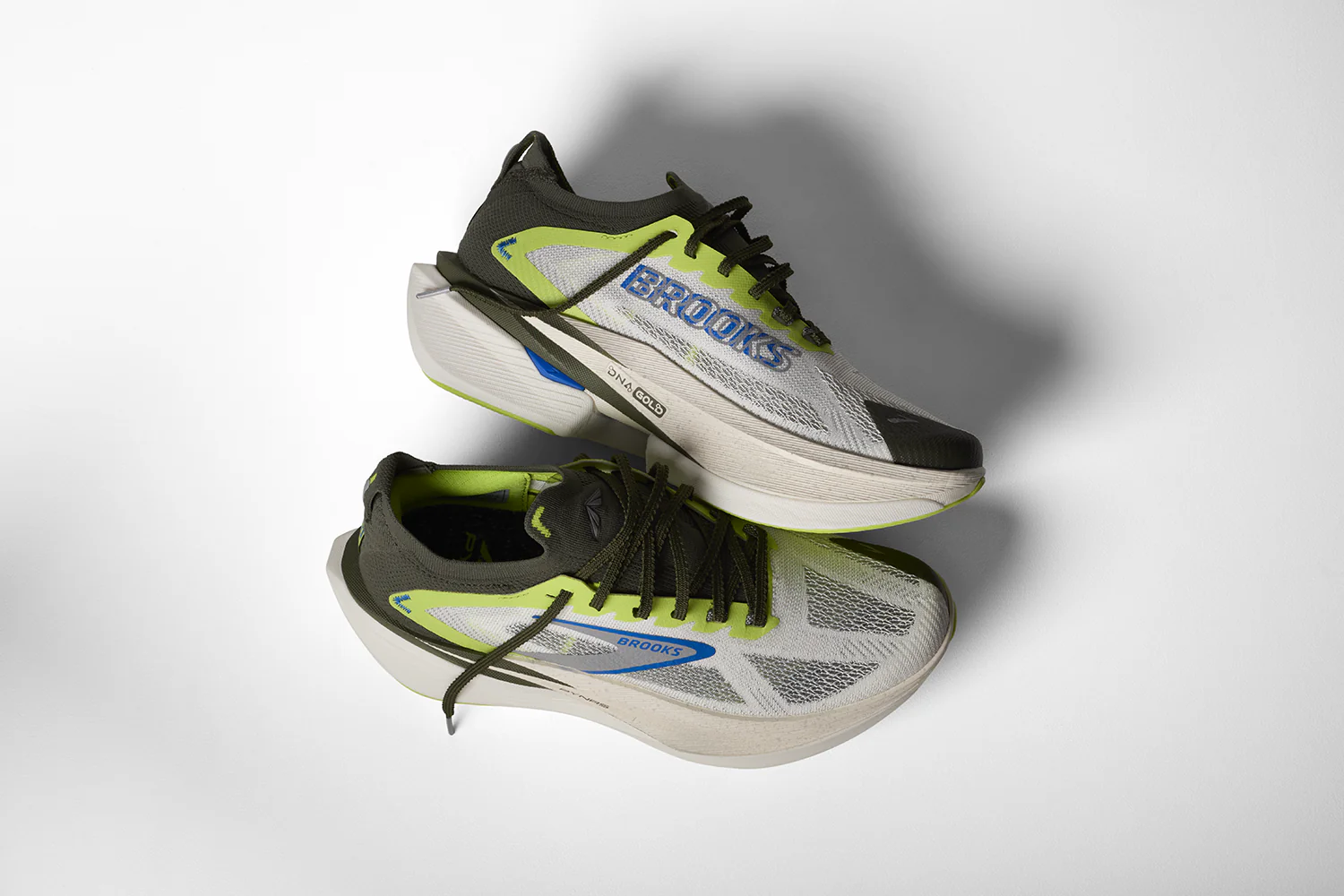 PYNRS X BROOKS HYPERION MAX 3 - BLANC / ACID LIME / BLUE - Image 7