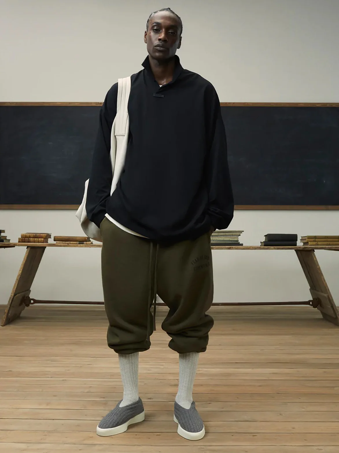 ESSENTIALS FLEECE ESSENTIAL SWEATPANT - MILITARY - Image 5