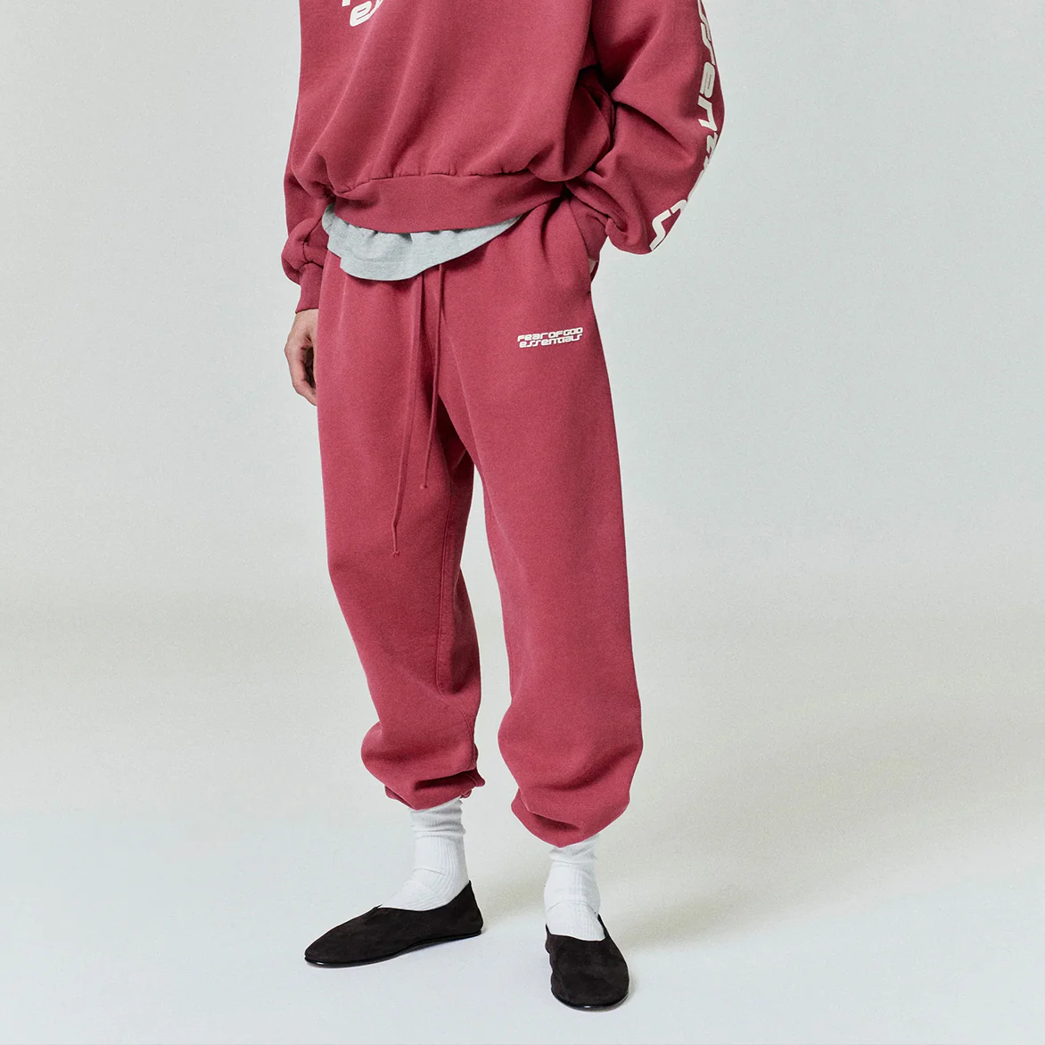 HEAVY FLEECE CLASSIC SWEATPANT - CRIMSON - Image 4
