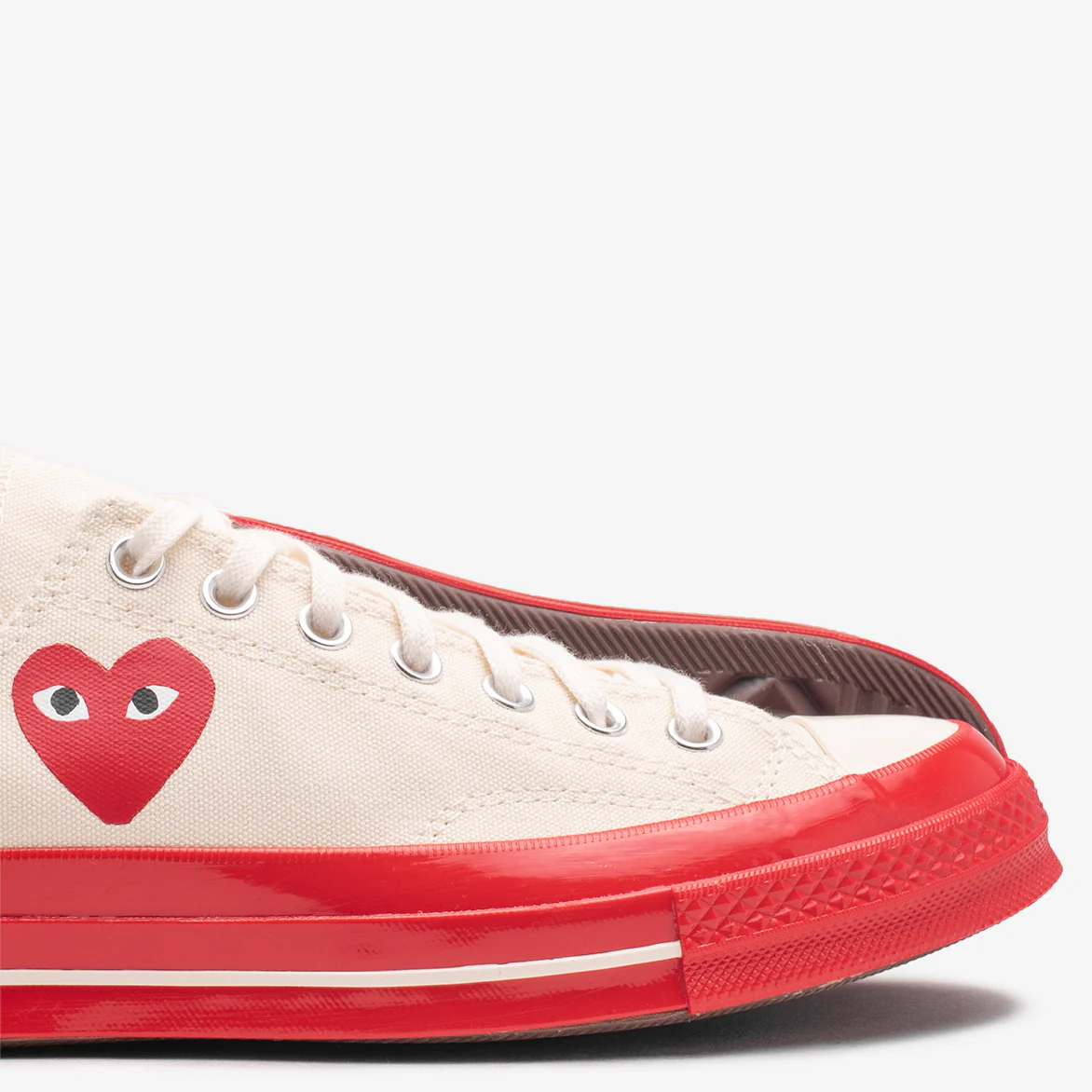 CDG PLAY X CONVERSE CHUCK 70 OX - PRISTINE / RED - Image 4