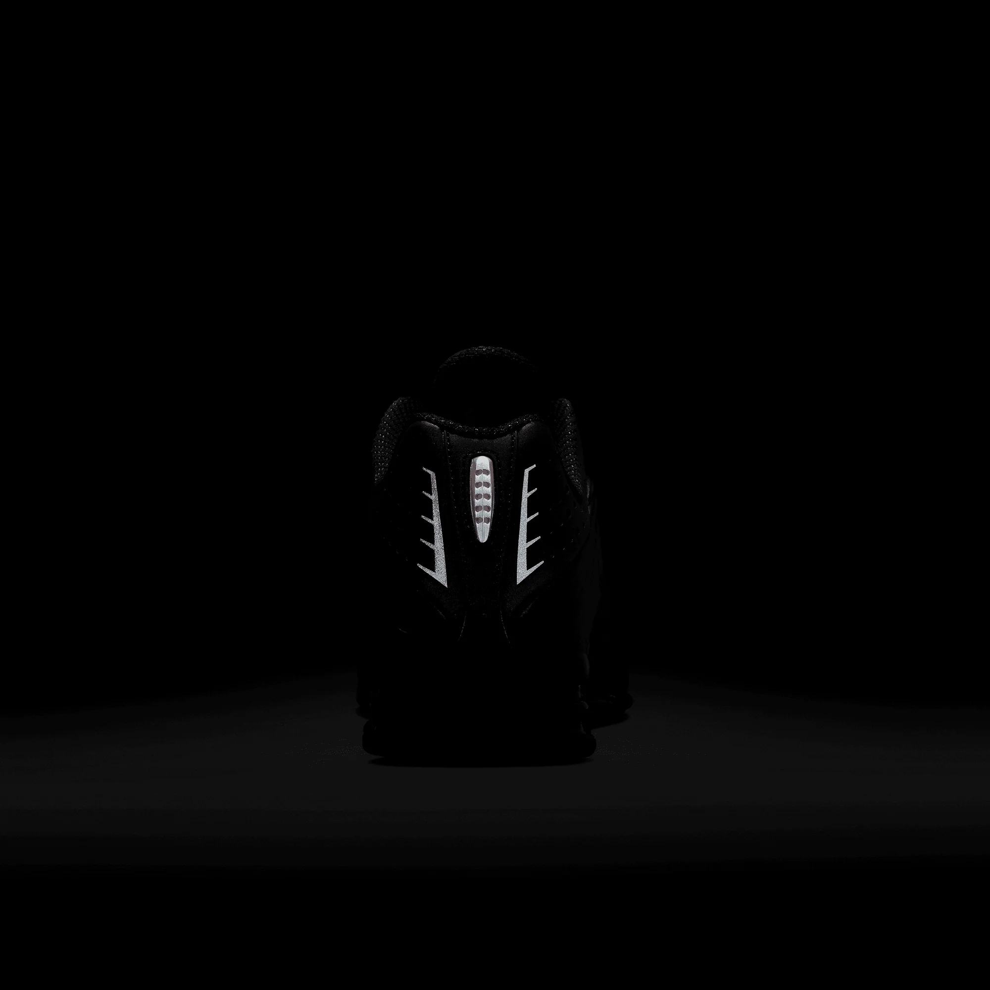 WMNS SHOX R4 "TRIPLE BLACK" - Image 8