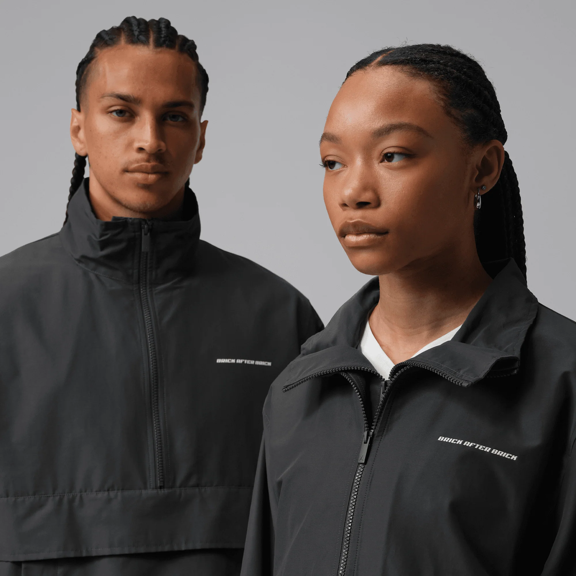 BIKE AIR X NIGEL SYLVESTER X JORDAN "BRICK AFTER BRICK" 1/2 ZIP JACKET - ANTHRACITE - Image 3