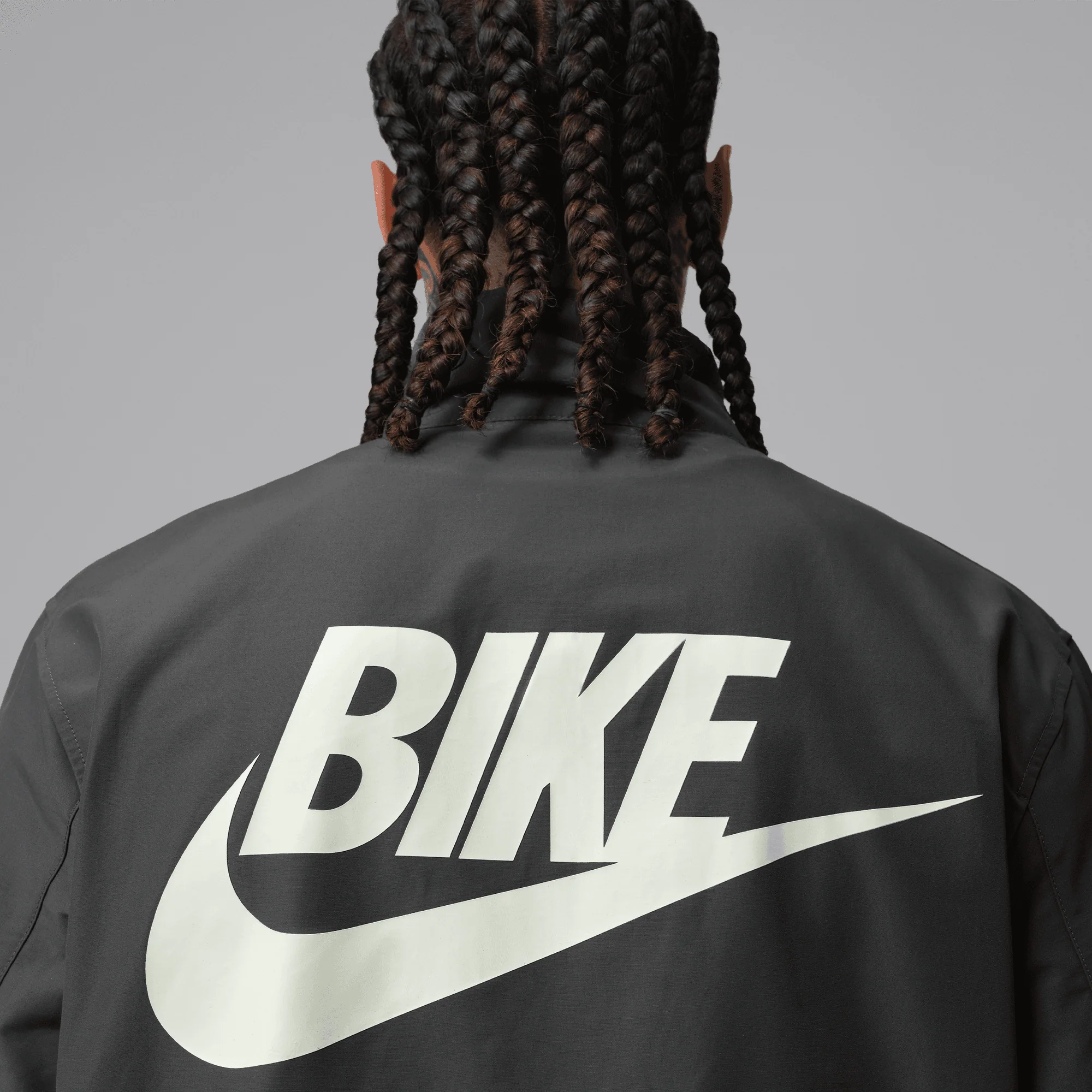 BIKE AIR X NIGEL SYLVESTER X JORDAN "BRICK AFTER BRICK" 1/2 ZIP JACKET - ANTHRACITE - Image 4