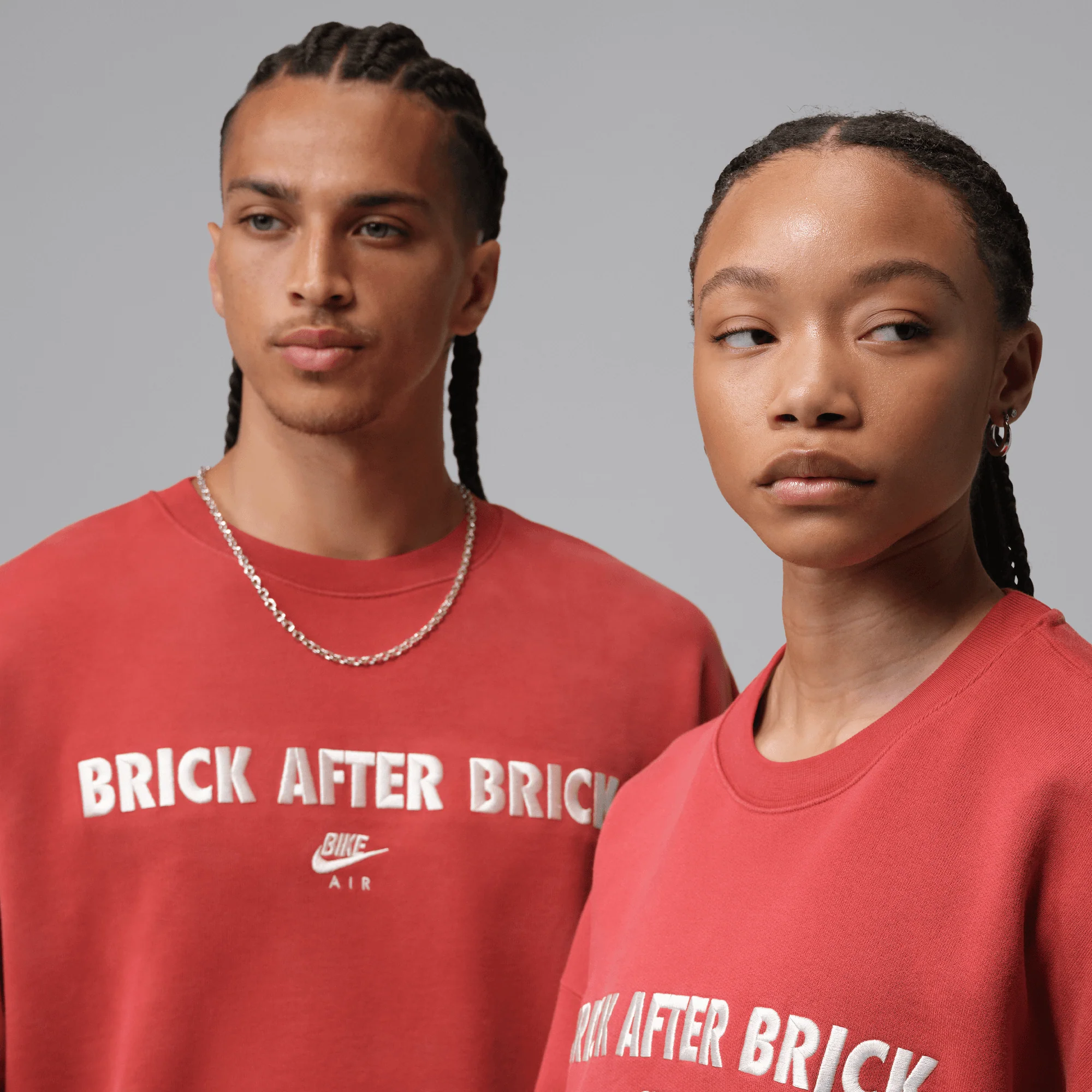 BIKE AIR X NIGEL SYLVESTER X JORDAN "BRICK AFTER BRICK" CREWNECK - CINNABAR - Image 3