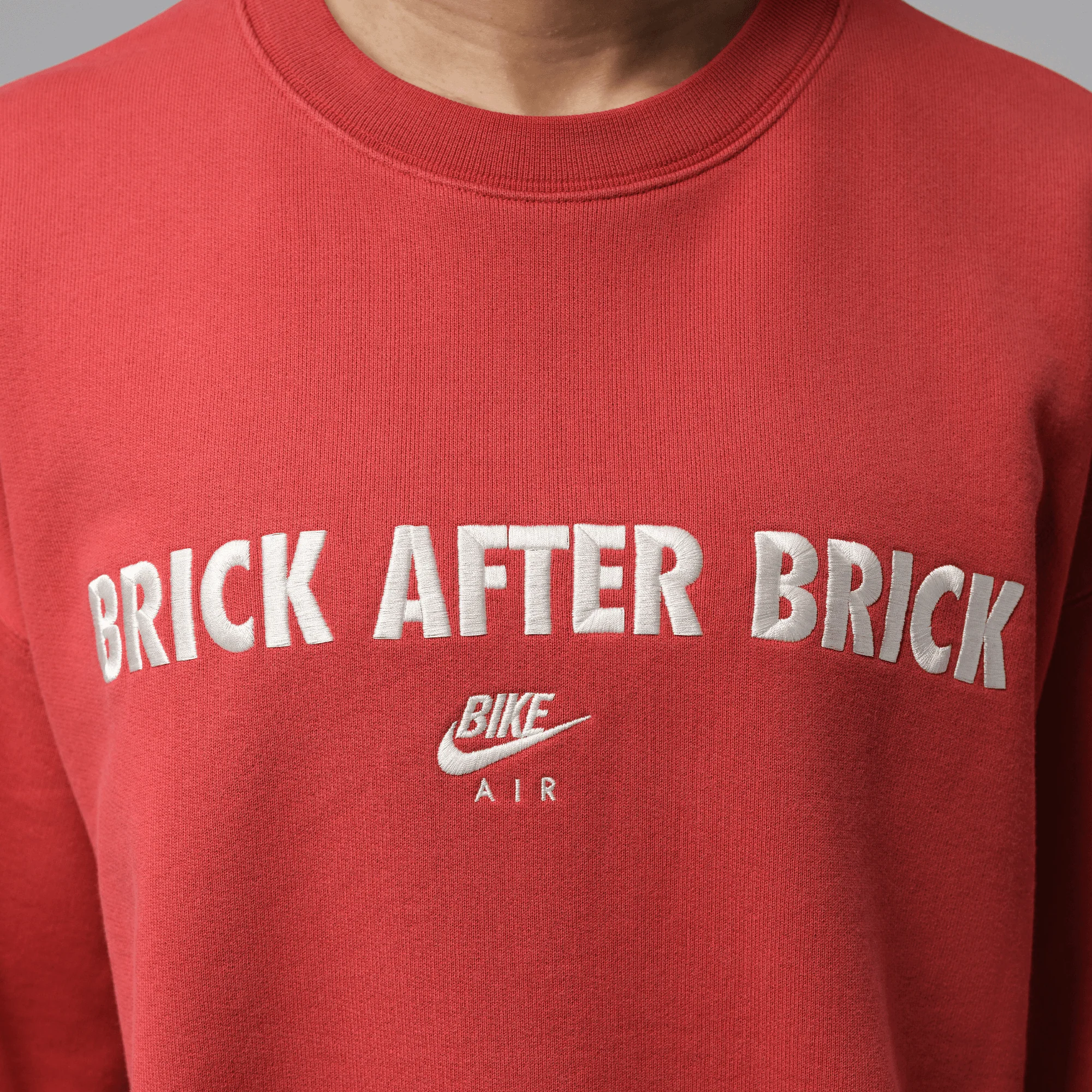 BIKE AIR X NIGEL SYLVESTER X JORDAN "BRICK AFTER BRICK" CREWNECK - CINNABAR - Image 4