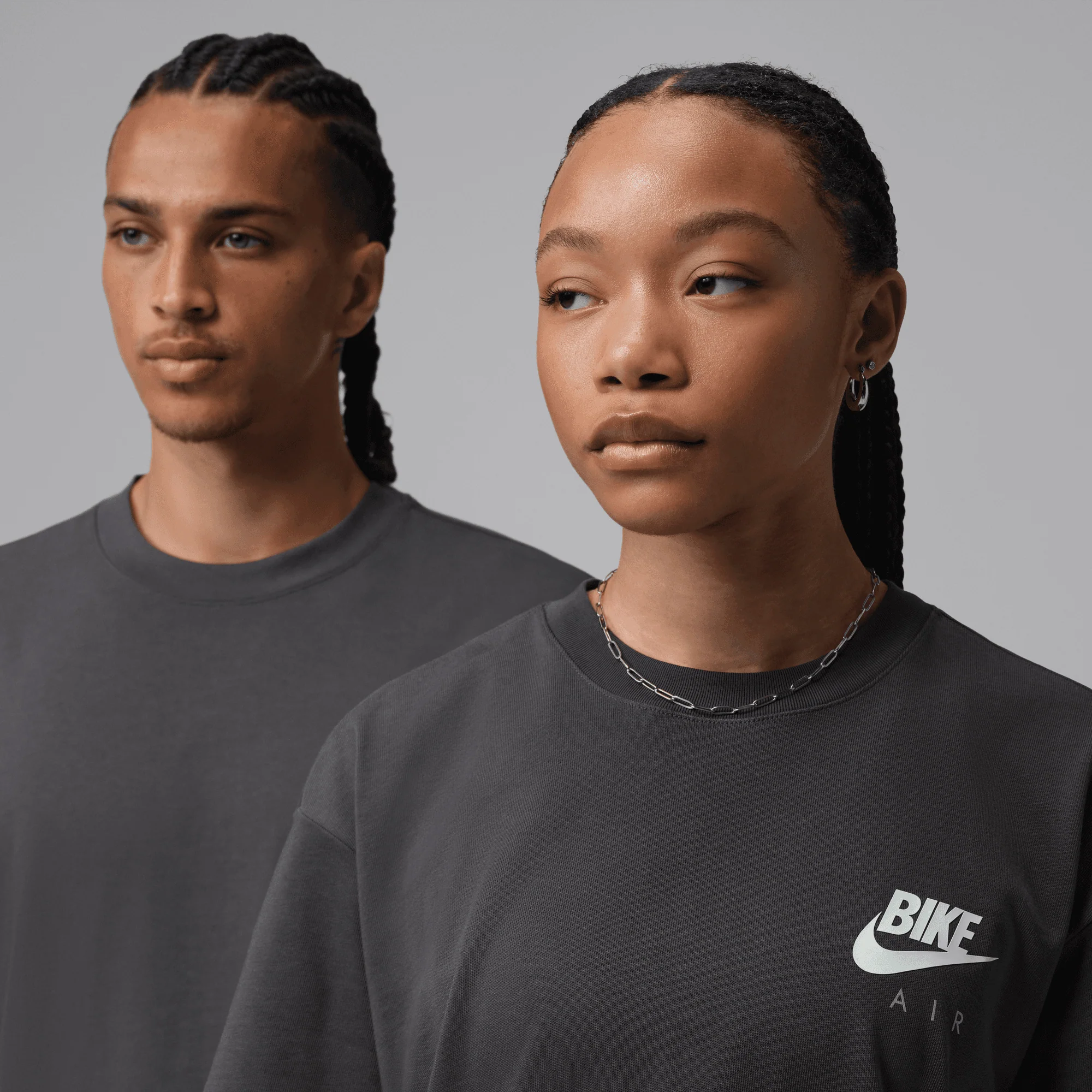 BIKE AIR X NIGEL SYLVESTER X JORDAN 'BRICK AFTER BRICK" TEE - ANTHRACITE - Image 3