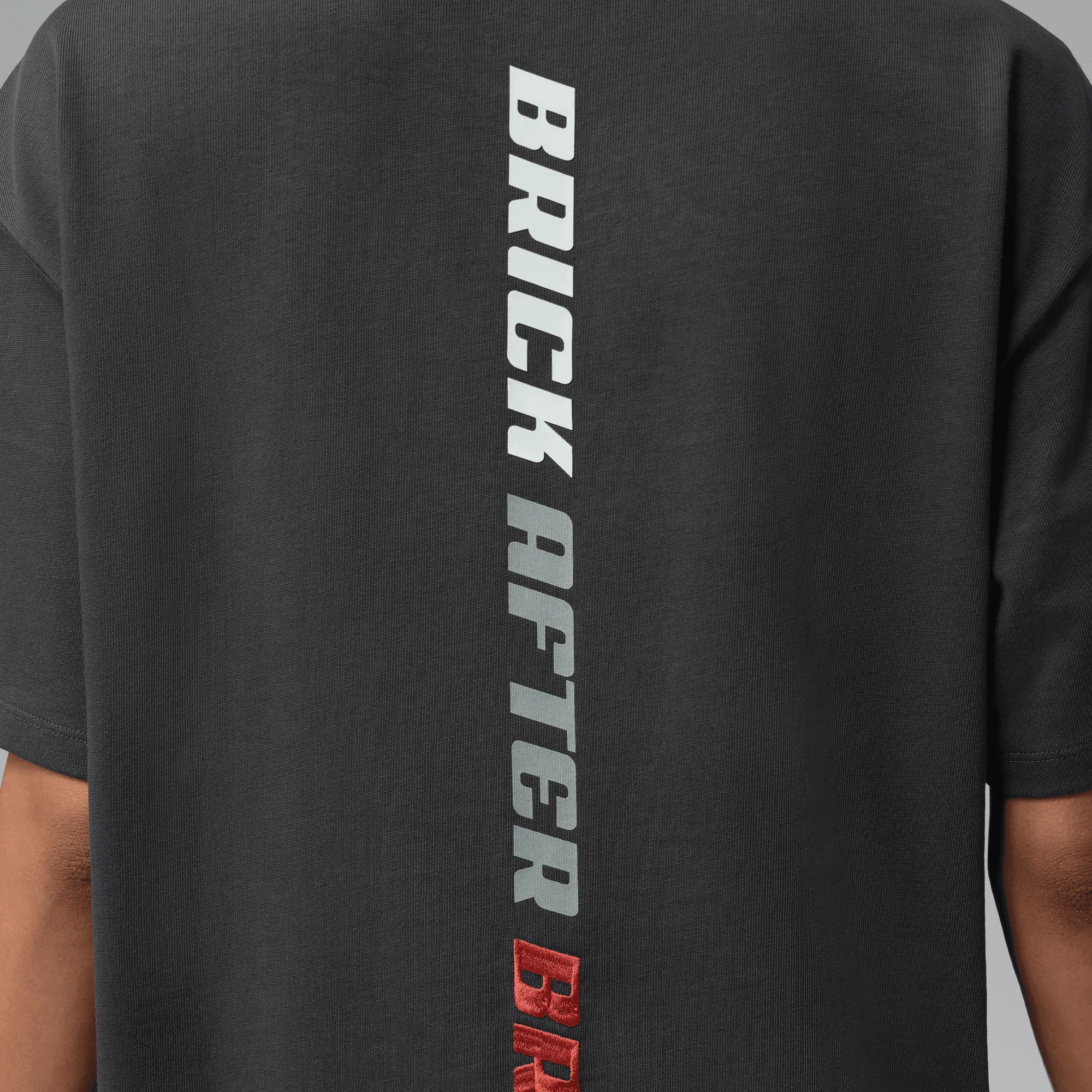 BIKE AIR X NIGEL SYLVESTER X JORDAN 'BRICK AFTER BRICK" TEE - ANTHRACITE - Image 5