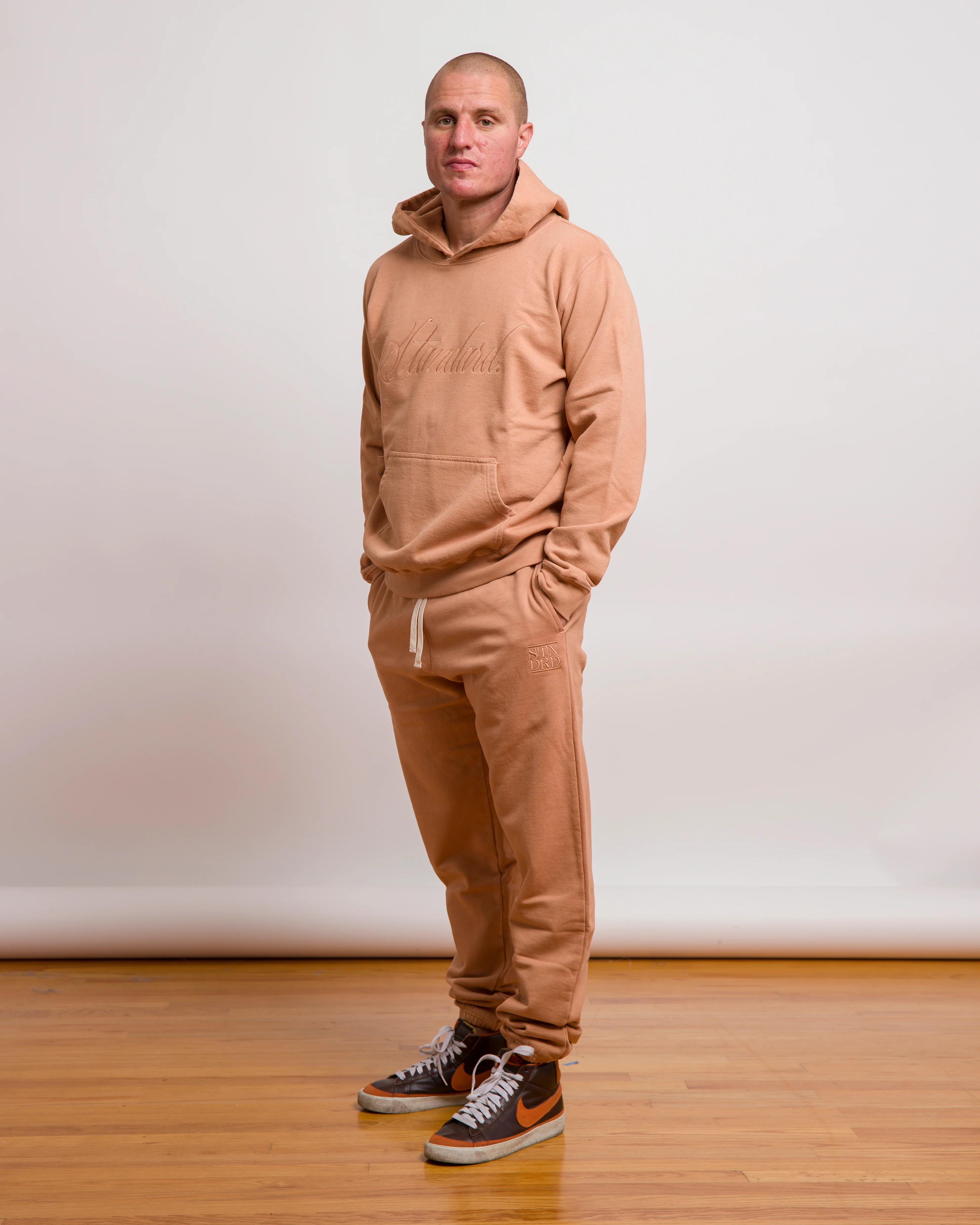 BJ BETTS X STANDARD ISSUE SWEATPANT - CAMEL - Image 3