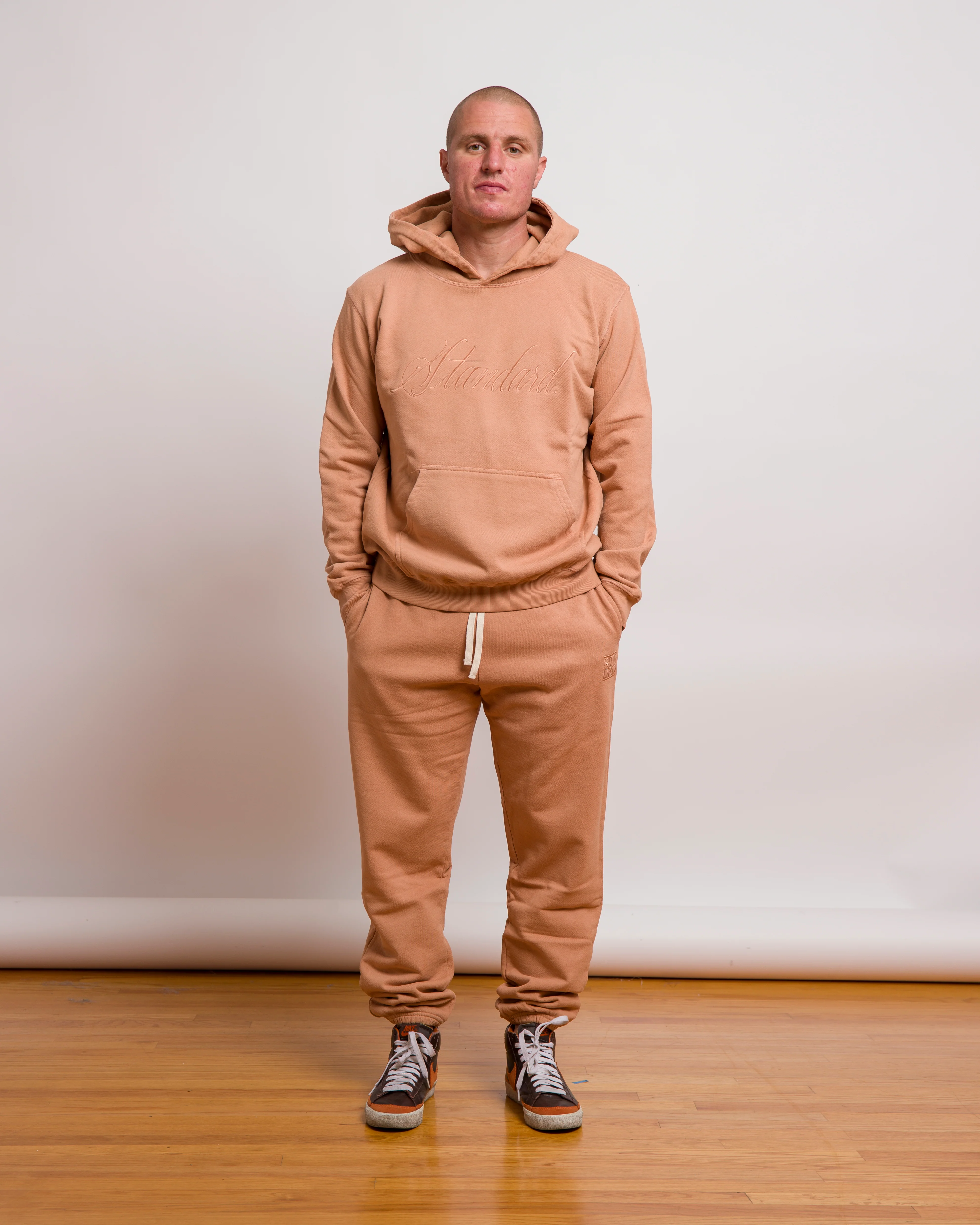 BJ BETTS X STANDARD ISSUE SWEATPANT - CAMEL - Image 4
