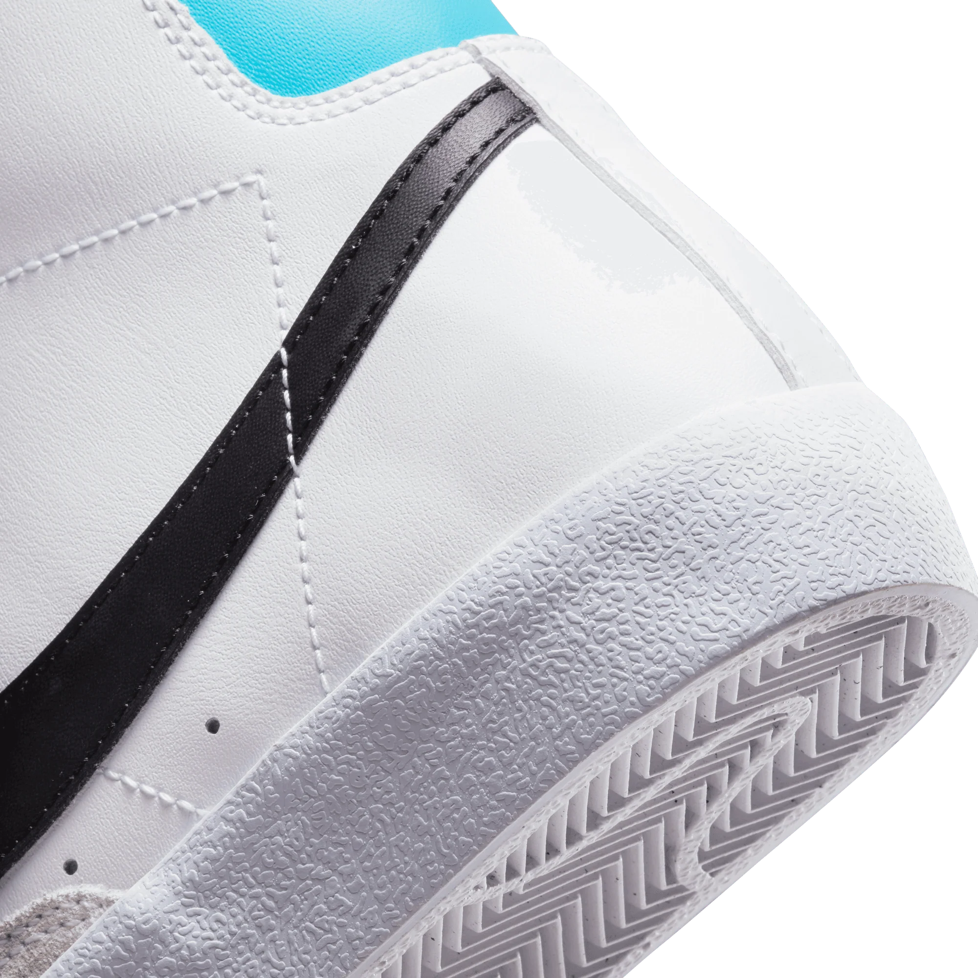 NIKE BLAZER MID `77 (GS) - WHITE / BLUE LIGHTNING - Image 11