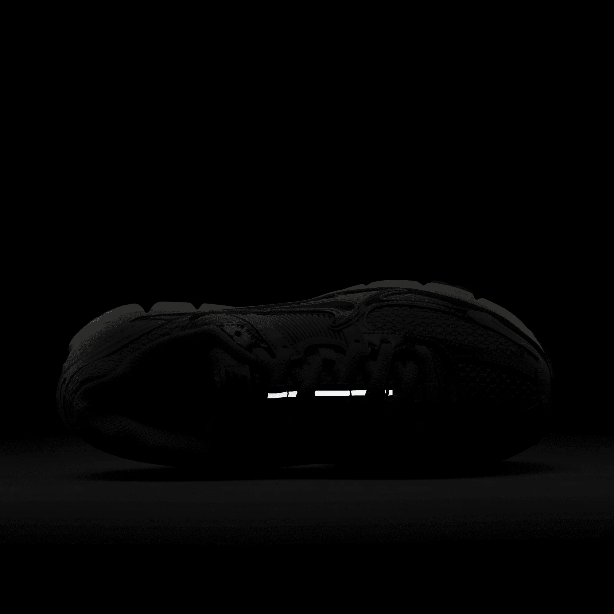 WMNS ZOOM VOMERO 5 "PHOTON DUST" - Image 9