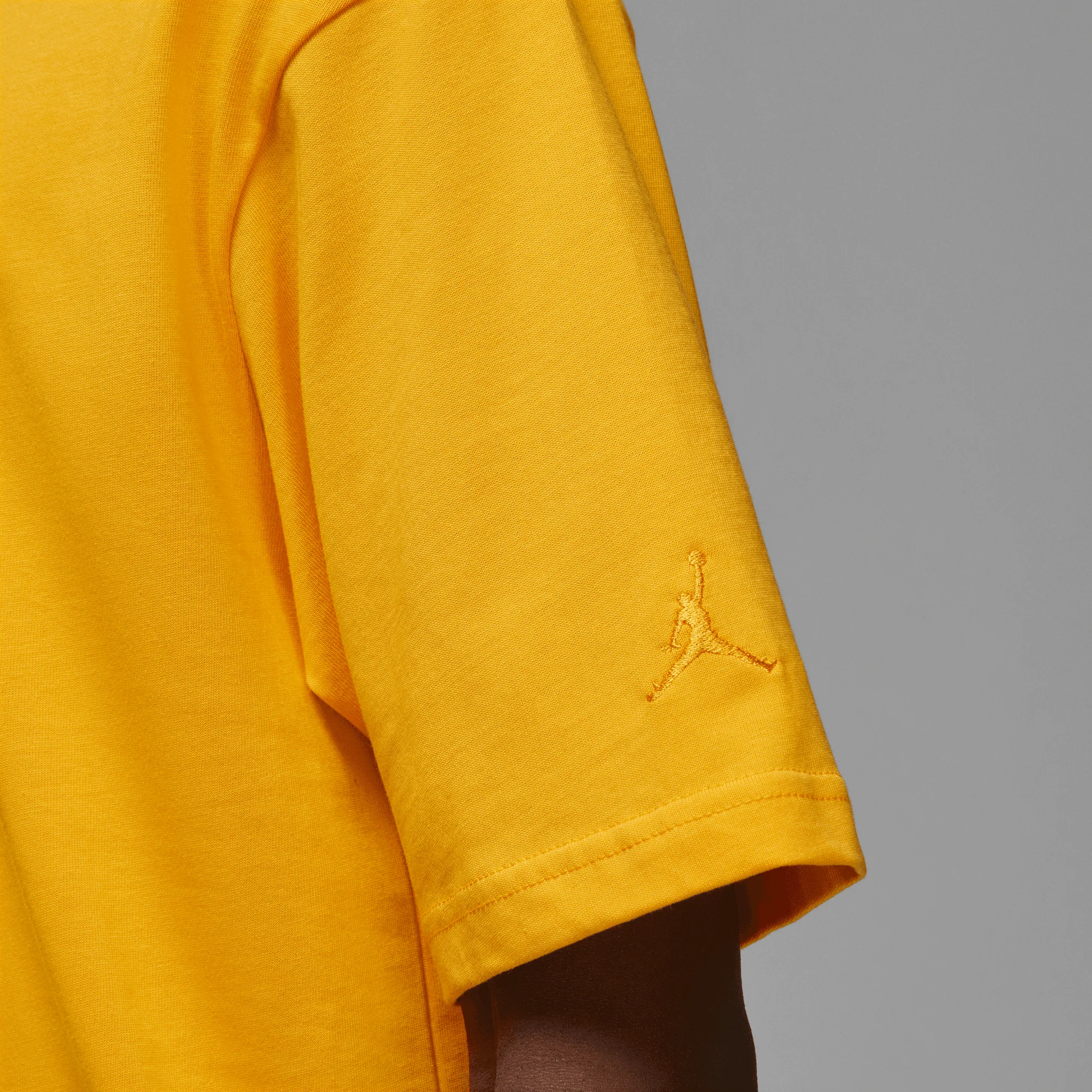 JORDAN WORDMARK MEN`S S/S TEE - GOLD - Image 5