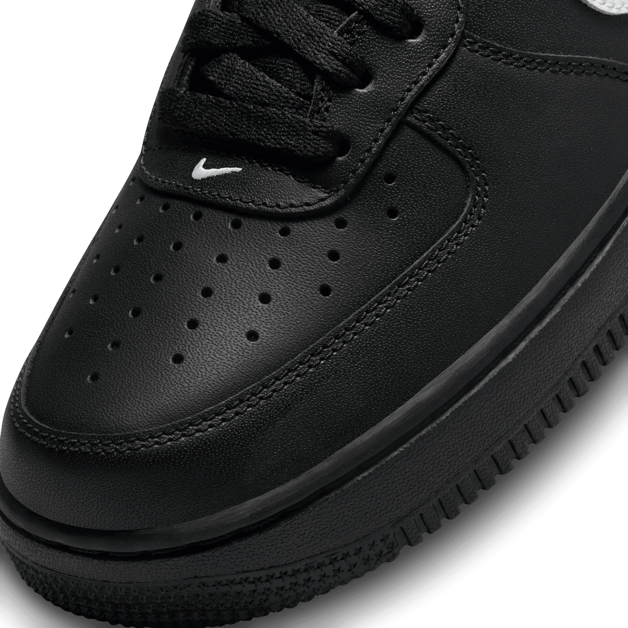 AIR FORCE 1 `07 - BLACK / WHITE - Image 7