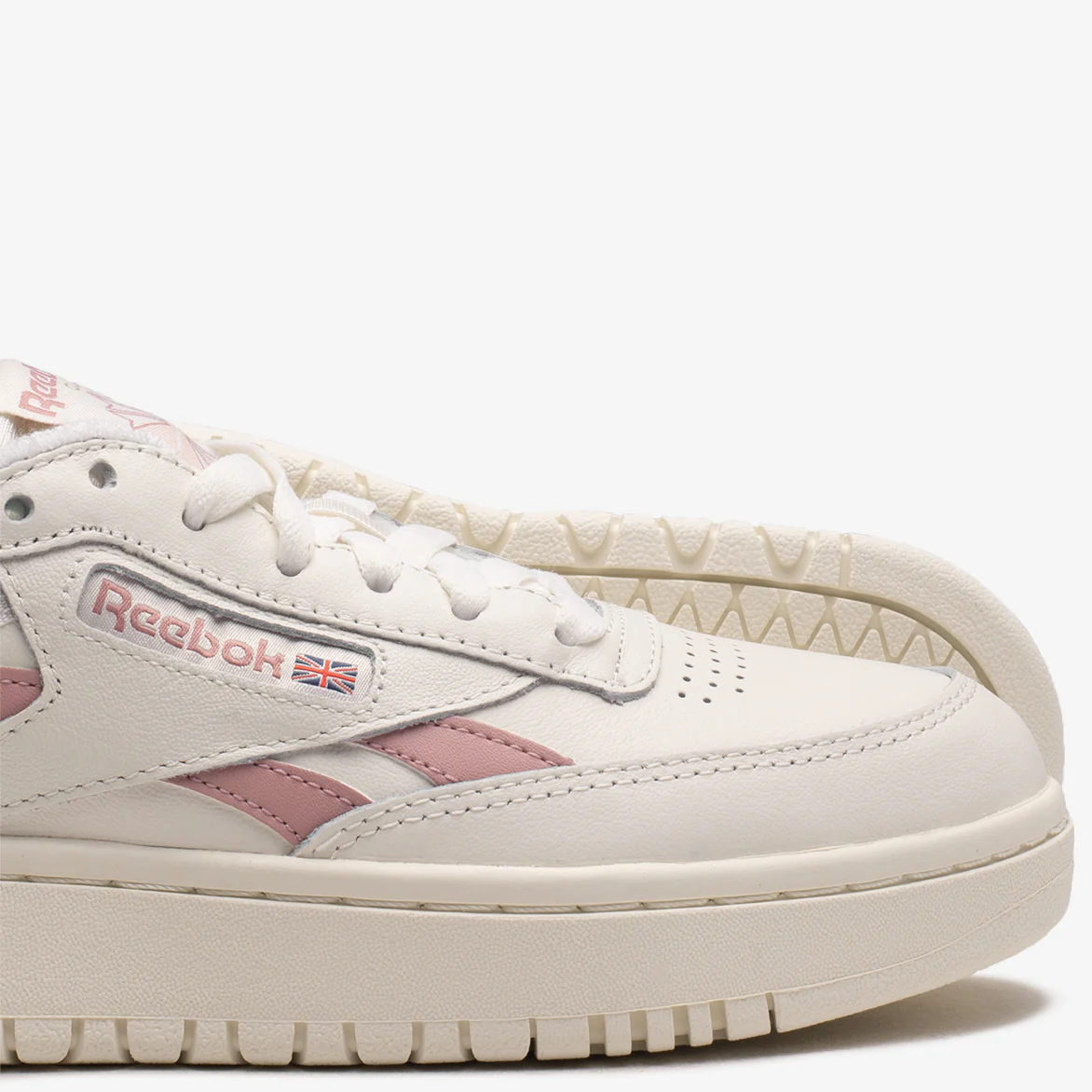WMNS CLUB C DOUBLE REVENGE - CLOUD WHITE / SOFT ECRU / FROST BERRY - Image 4
