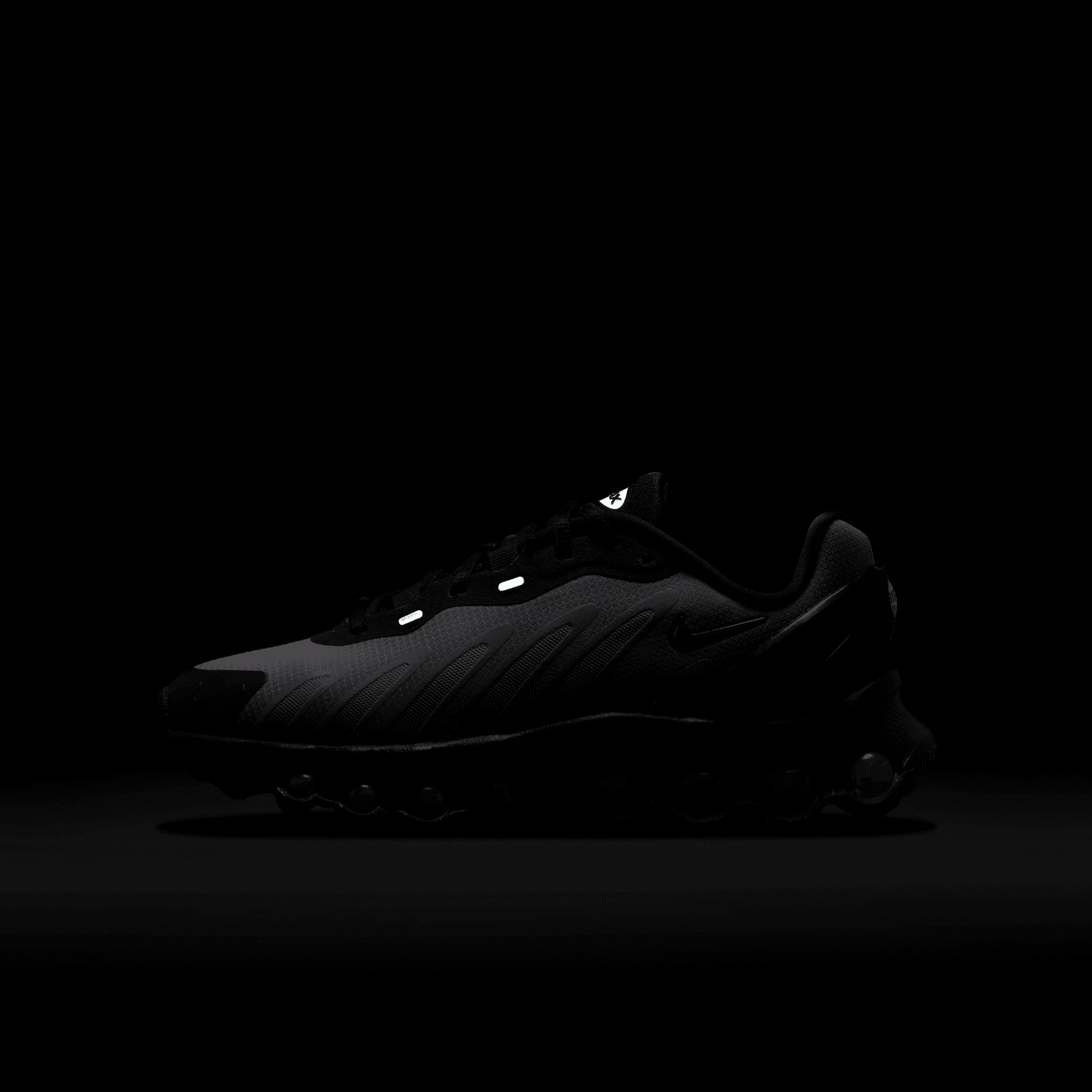 AIR MAX DN8 (GS) - BLACK / VOLT / SMOKE GREY - Image 9