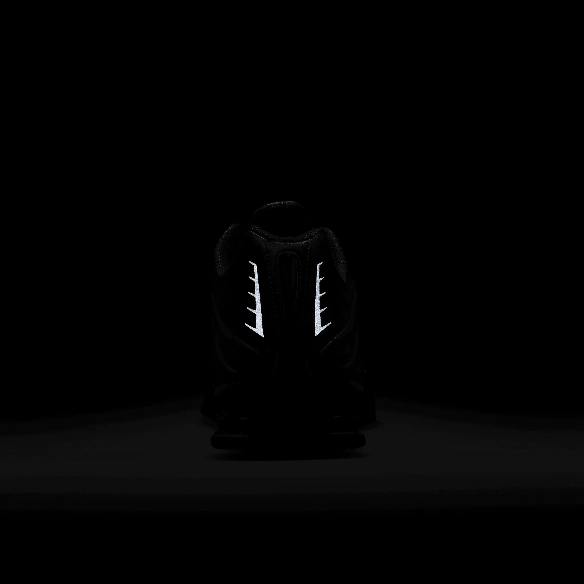 SHOX R4 "TRIPLE BLACK" - Image 9