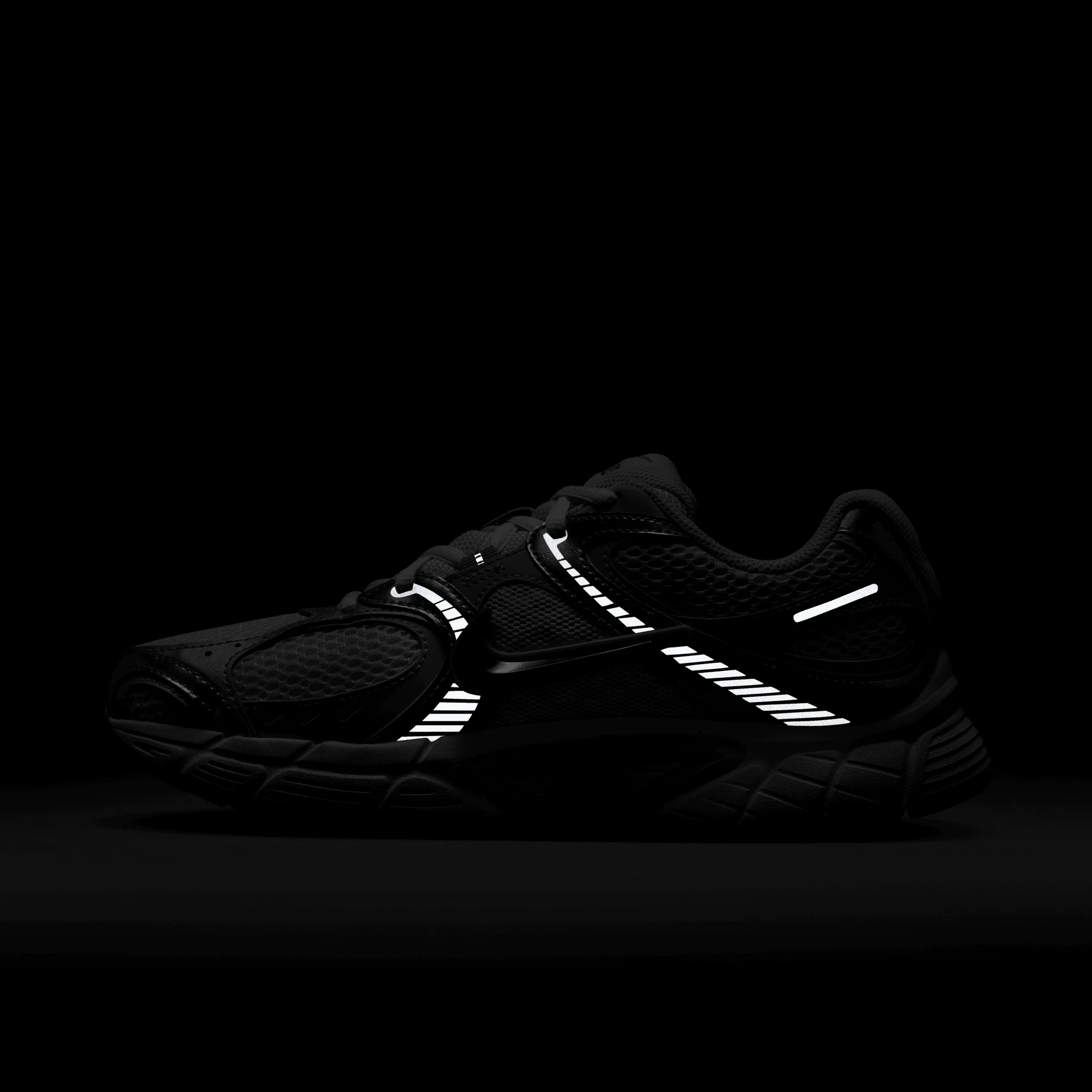 WMNS V5 RNR - WHITE / BLACK / PICANTE RED - Image 9