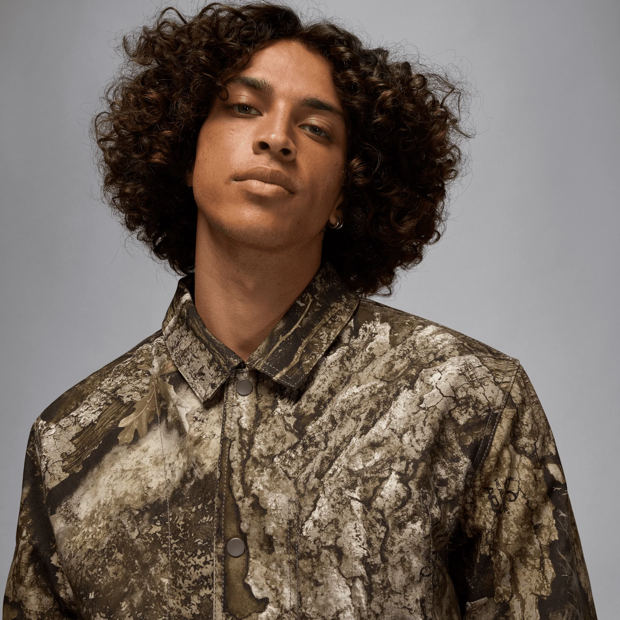 JORDAN FLIGHT CHICAGO REALTREE JACKET - MEDIUM OLIVE / SAIL - Image 4