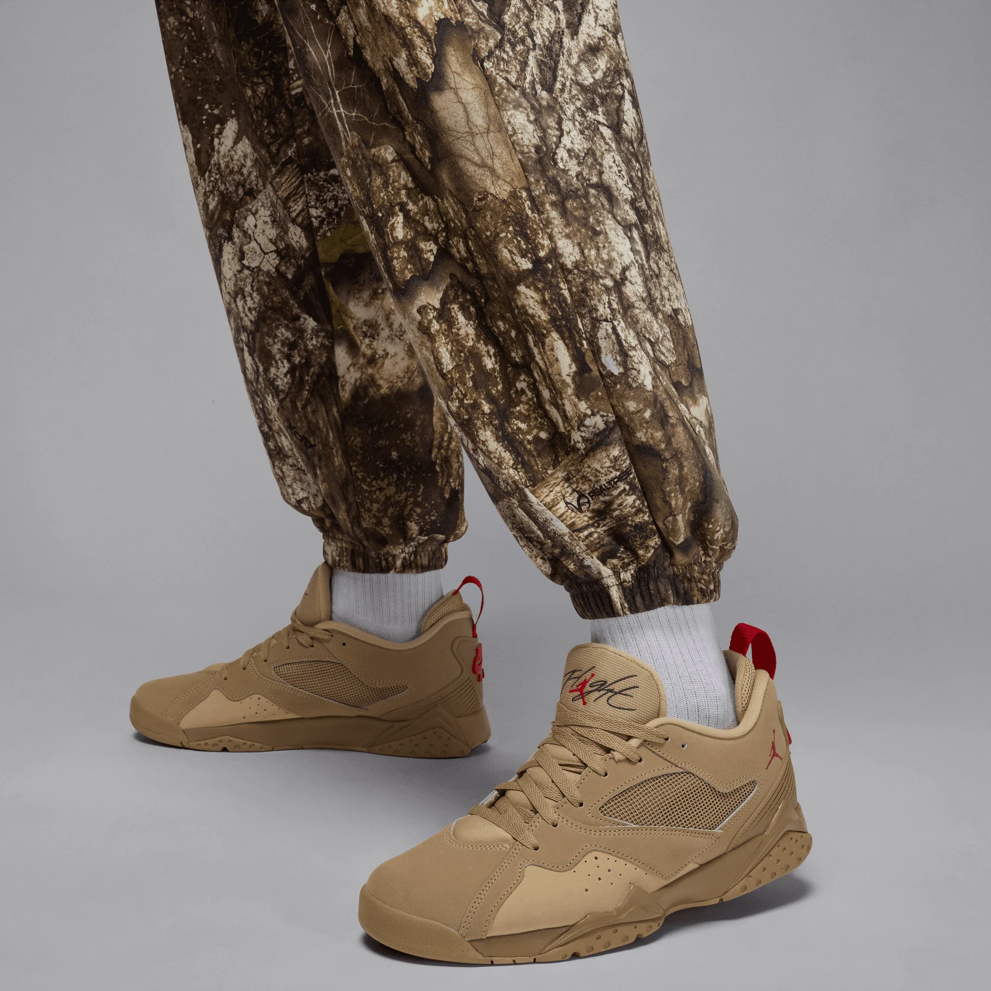 JORDAN BROOKLYN FLEECE REALTREE PANTS - MEDIUM OLIVE / SAIL - Image 6