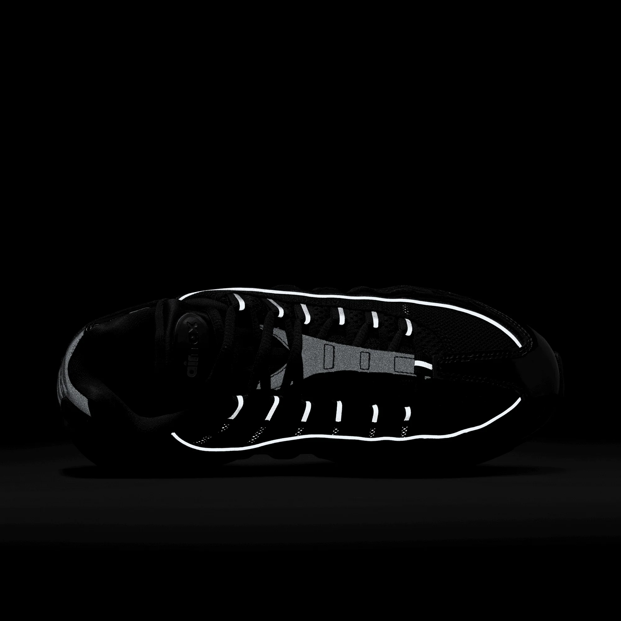 WMNS AIR MAX 95 "BLACK PATENT" - Image 10