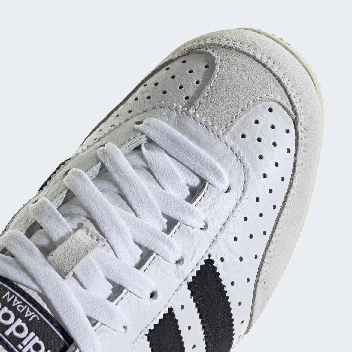 WMNS JAPAN - CLOUD WHITE / CORE BLACK / GOLD METALLIC - Image 4