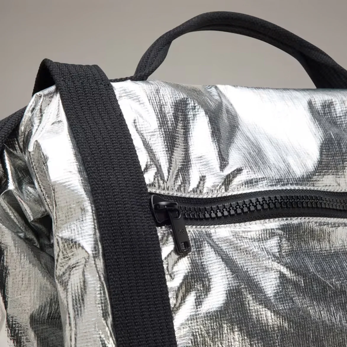 BEACH TOWEL BAG - SILVER - Image 5