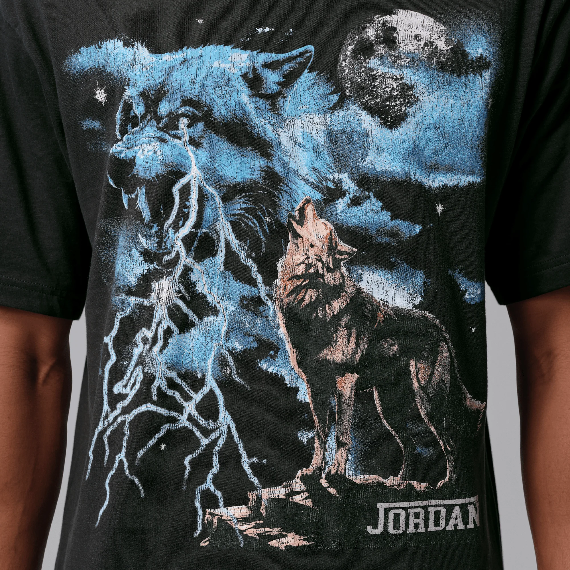 JORDAN WOLF GRAPHIC TEE - OFF NOIR - Image 3