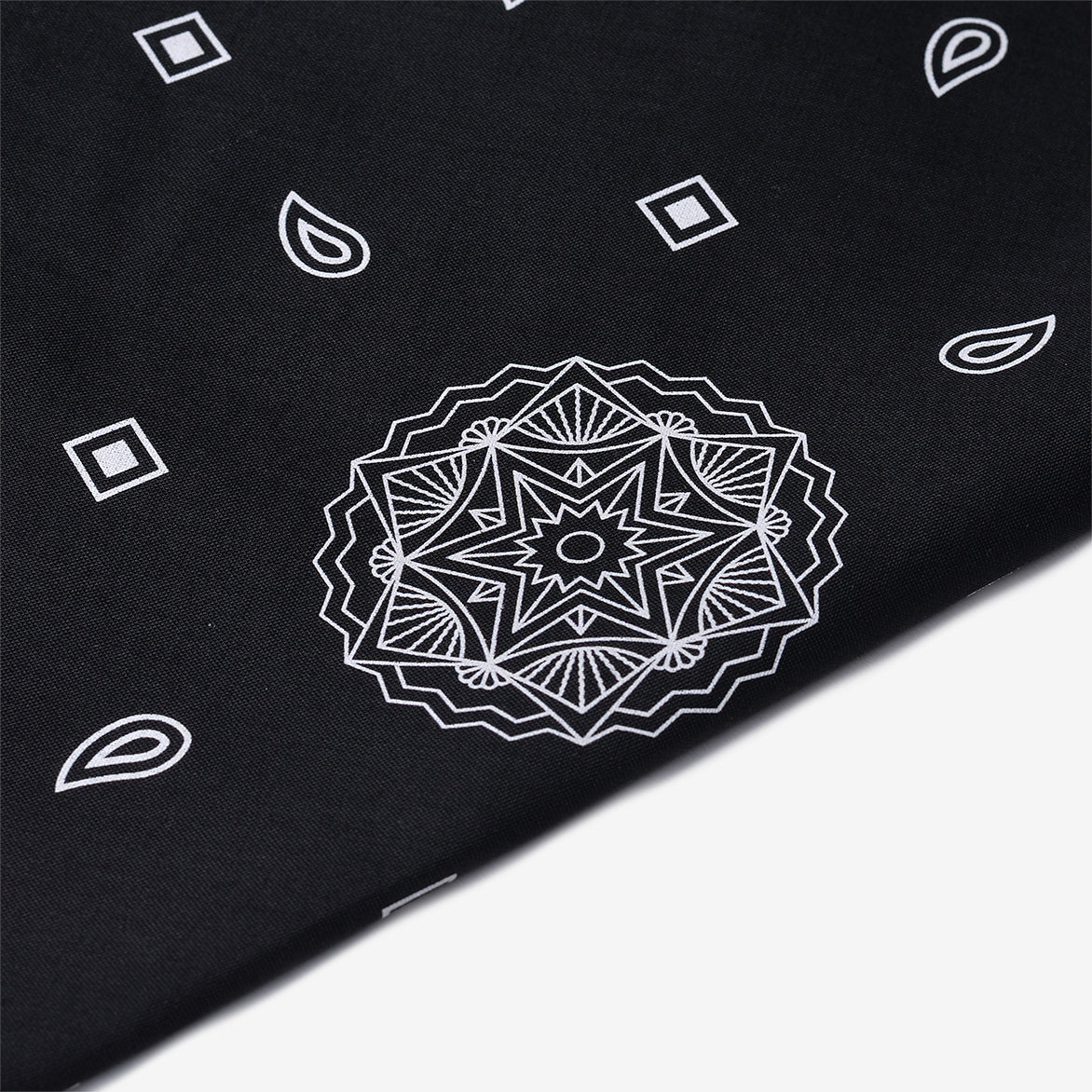 LAPSTONE MEDALLION DECO BANDANA - BLACK - Image 2