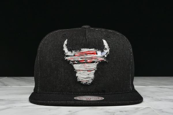 LAPSTONE & HAMMER x MITCHELL & NESS "BLACK DESTRUCTED DENIM" - BULLS - Image 5