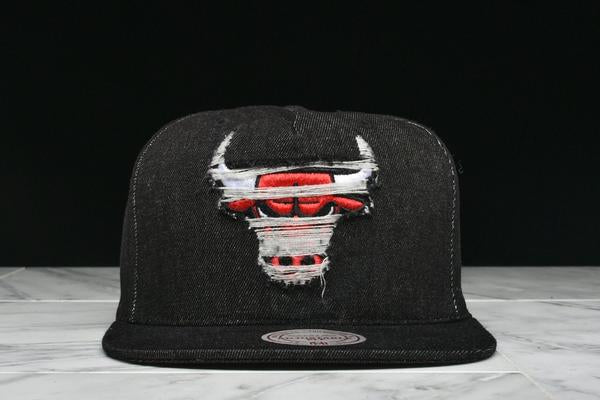 LAPSTONE & HAMMER x MITCHELL & NESS "BLACK DESTRUCTED DENIM" - BULLS - Image 6