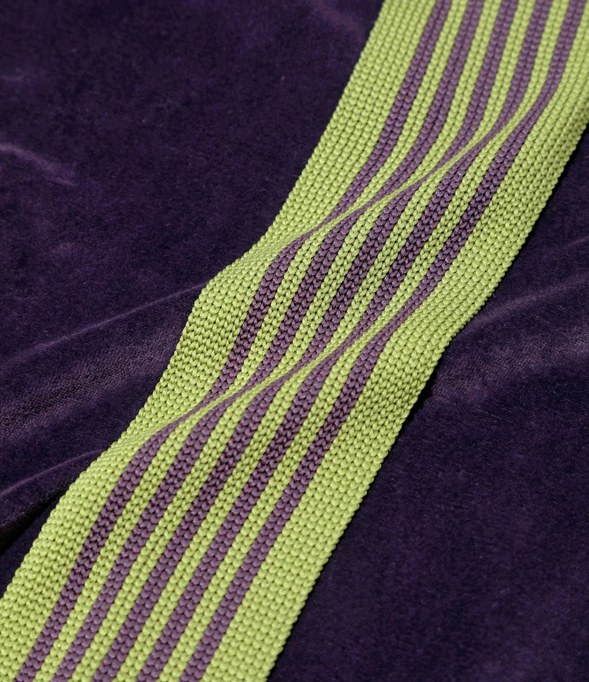 NARROW TRACK PANT VELOUR - PURPLE - Image 4