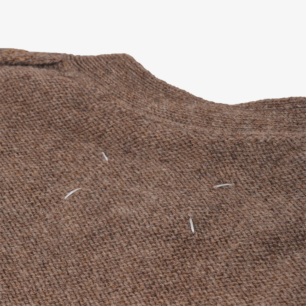 CUT-OUT ARGYLE CARDIGAN - WALNUT - Image 4